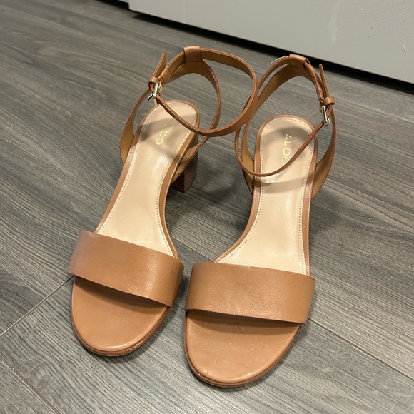 Aldo Heels Size 8 - Picture 4 of 4